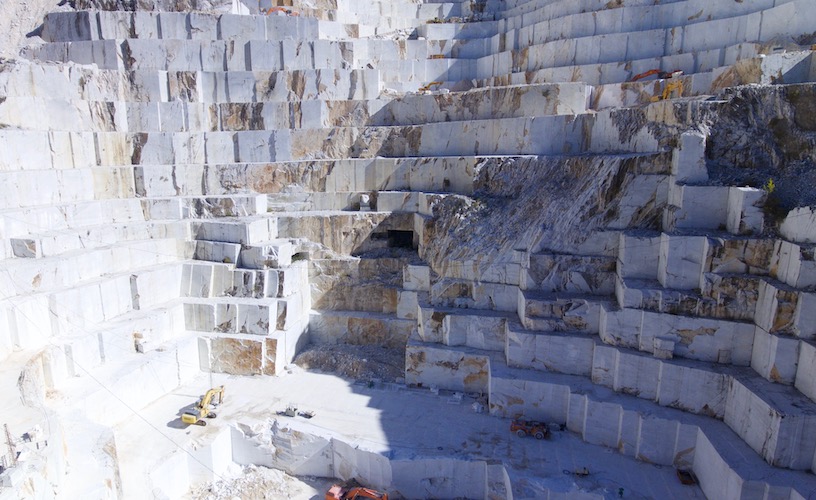 carrara marble quarry huge face