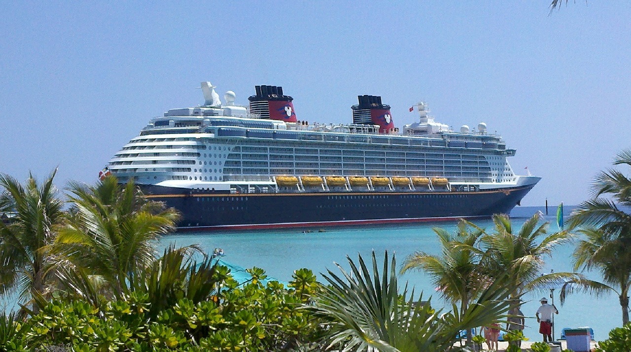 cruise-ship-615116_1280