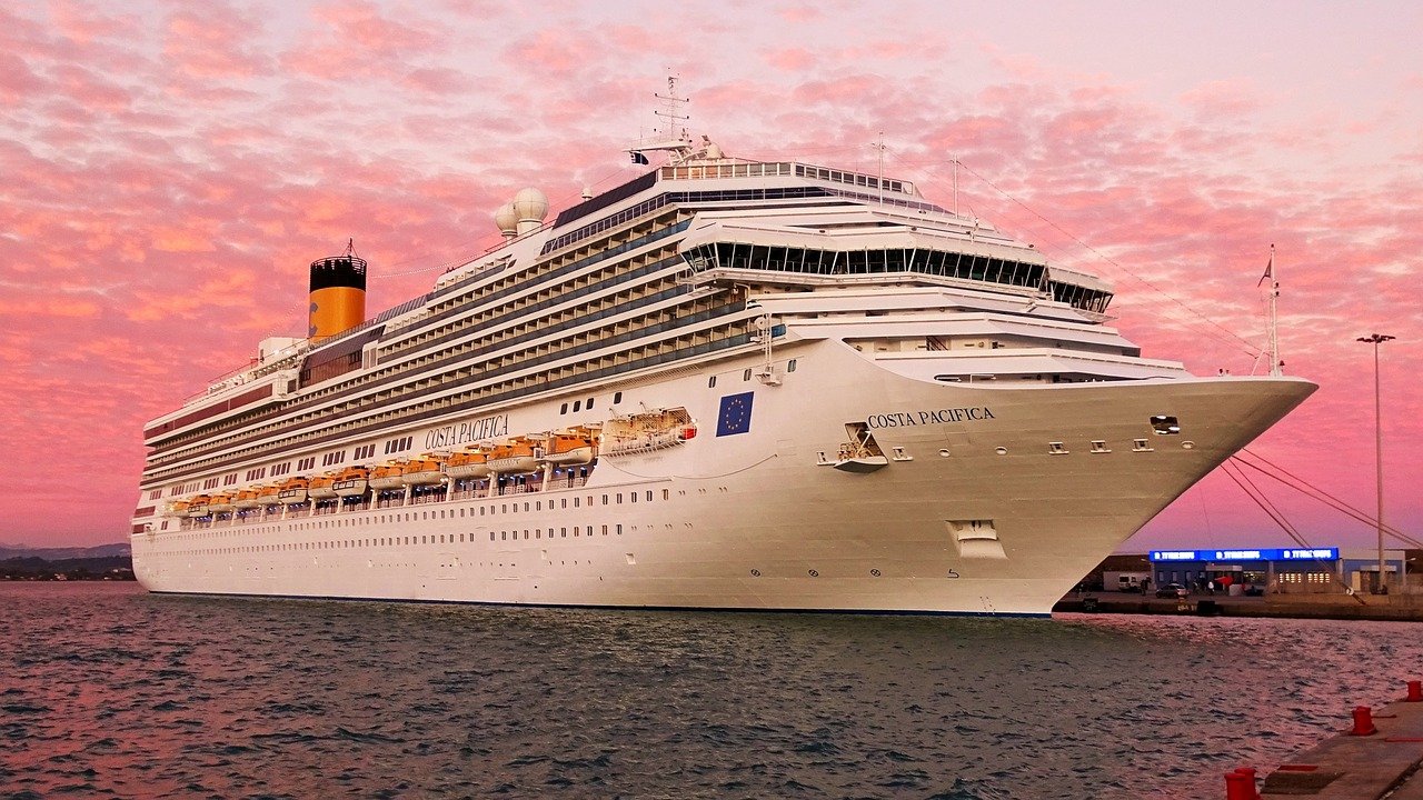 cruise-ship