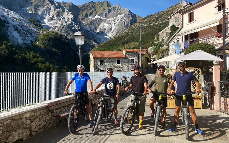 carrara marble quarries, reaching colonnata by e-bike