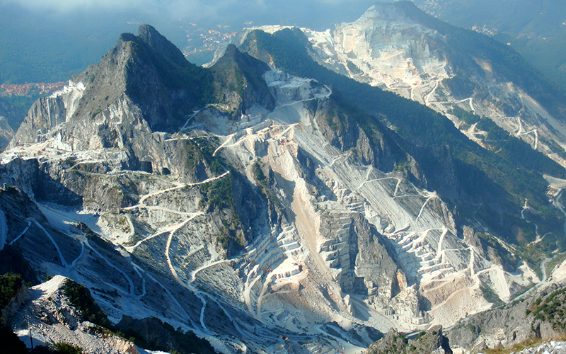 cave di marmo di carrara veduta delle vie di arroccamento