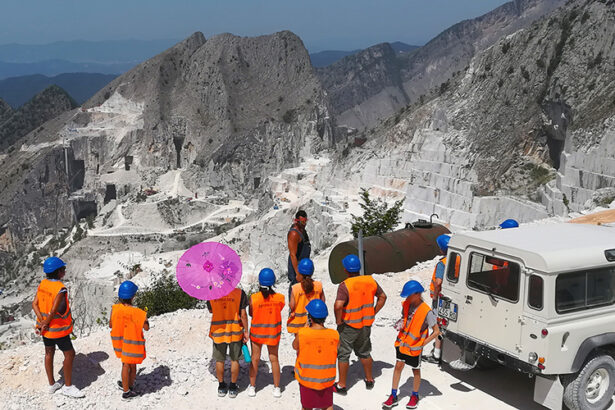 carrara marble quarries, group on a 4x4 tour