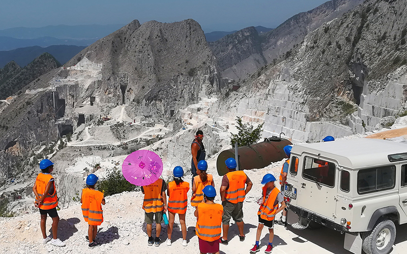 carrara marble quarries, group on a 4x4 tour