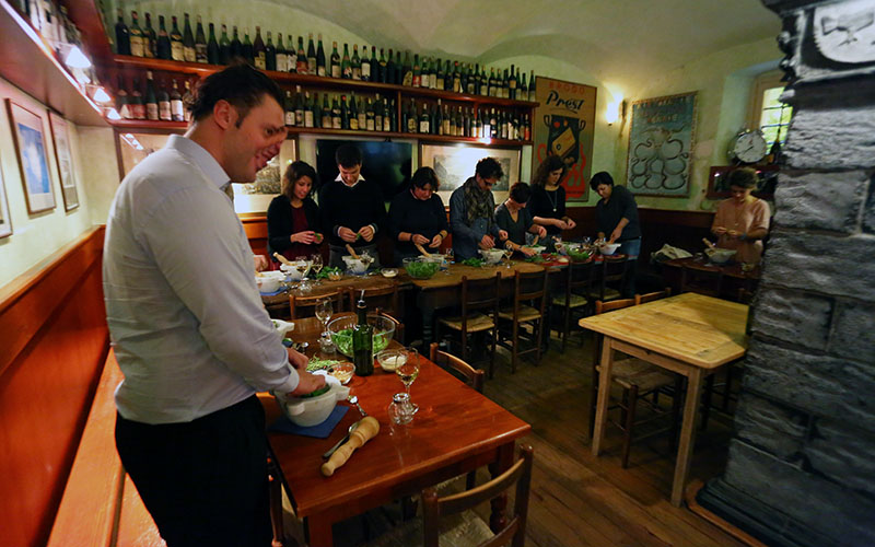 pesto making class