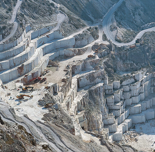 cava di marmo a cielo aperto