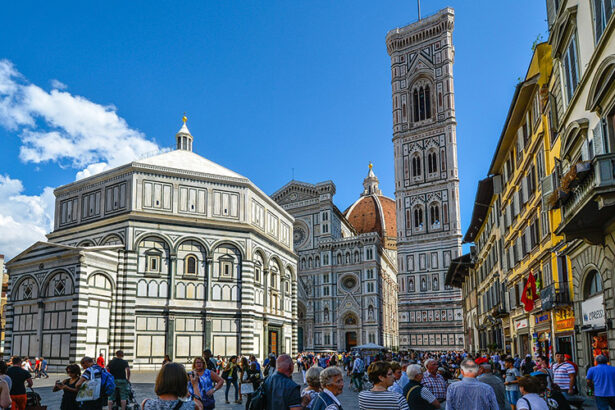 piazza del duomo a firenze, battistero, santa maria del fiore, cupola brunelleschi