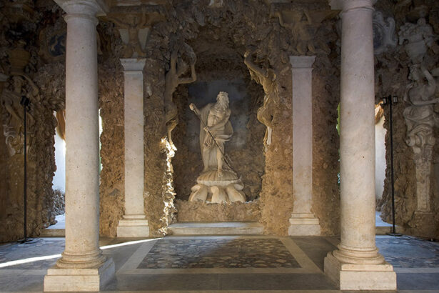 massa, statua del nettuno a palazzo ducale