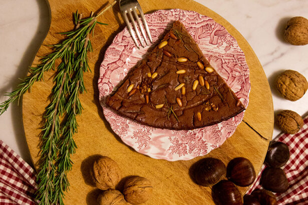 picture of chestnut cake with resins and pinenuts