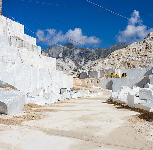 tour in 4x4 lungo, cava a cielo aperto